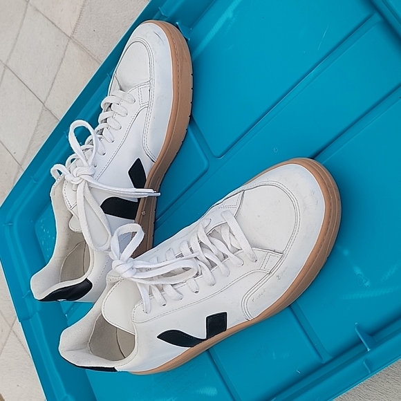 Veja Other - Veja V12 Men's 11.5 Gum Sole